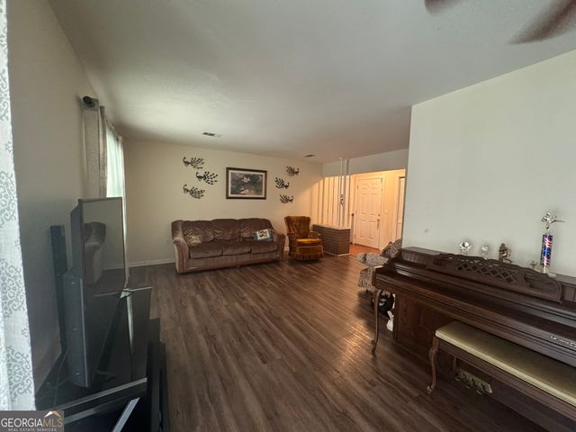 1032 Elberta Road, Warner Robins, GA 31093