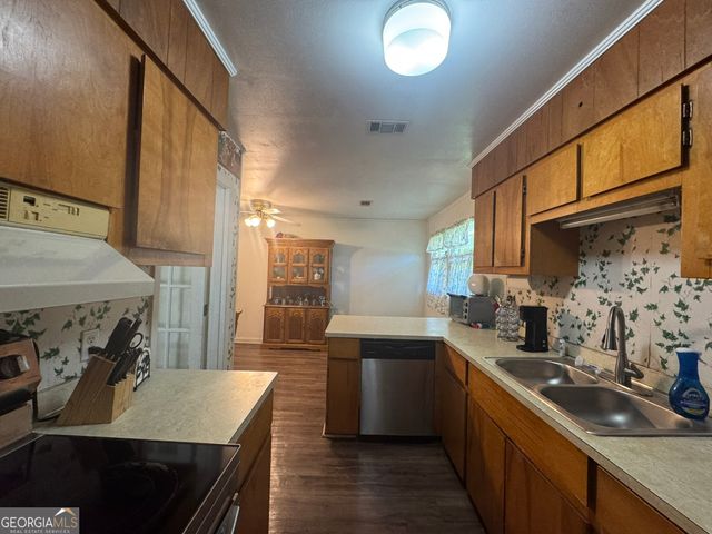 1032 Elberta Road, Warner Robins, GA 31093