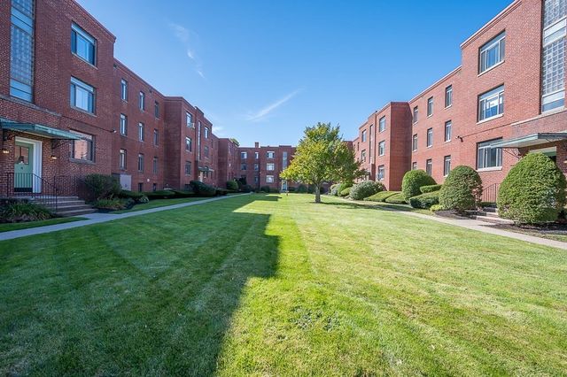 10 Ashland Street 3R, Worcester, MA 01609