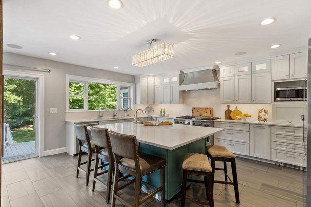 360 Winter Street, North Andover, MA 01845