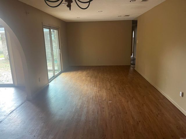 213 S MAY, Dumas, AR 71639