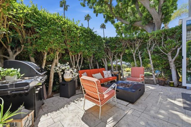 404 Bonair Street, La Jolla, CA 92037