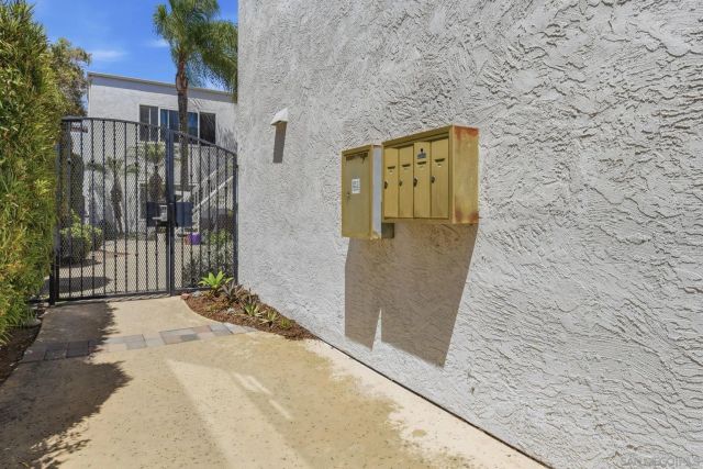 404 Bonair Street, La Jolla, CA 92037