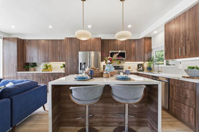 404 Bonair Street, La Jolla, CA 92037