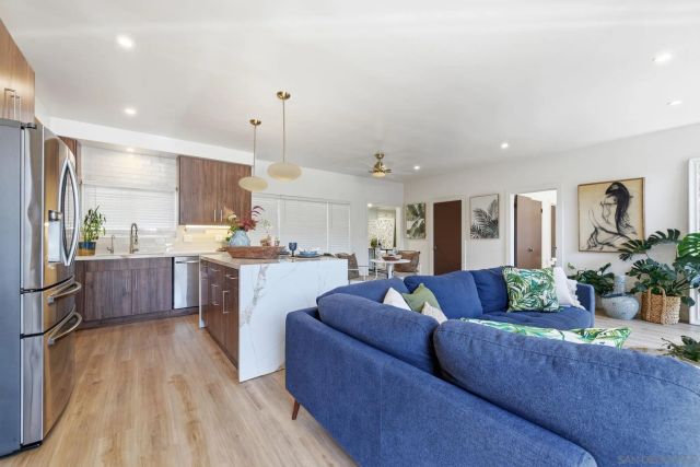 404 Bonair Street, La Jolla, CA 92037