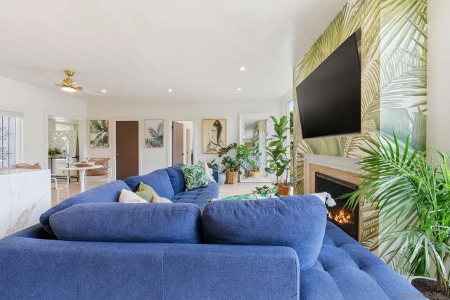 404 Bonair Street, La Jolla, CA 92037