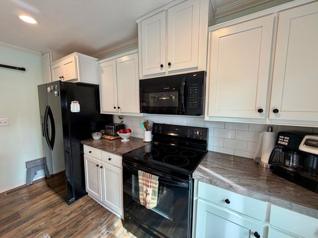 15675 Holiday Court, La Pine, OR 97739