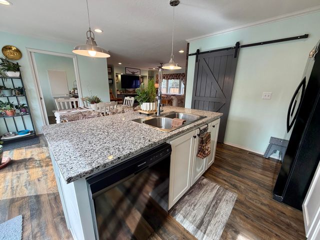 15675 Holiday Court, La Pine, OR 97739