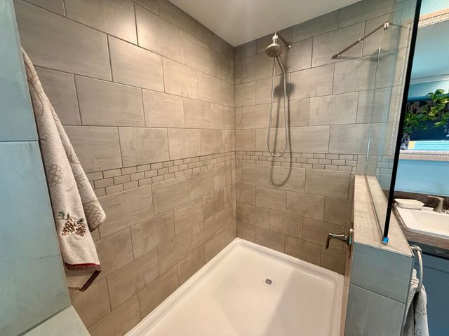 15675 Holiday Court, La Pine, OR 97739