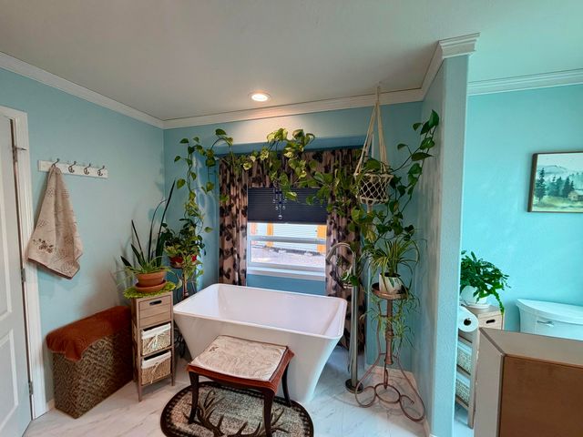 15675 Holiday Court, La Pine, OR 97739