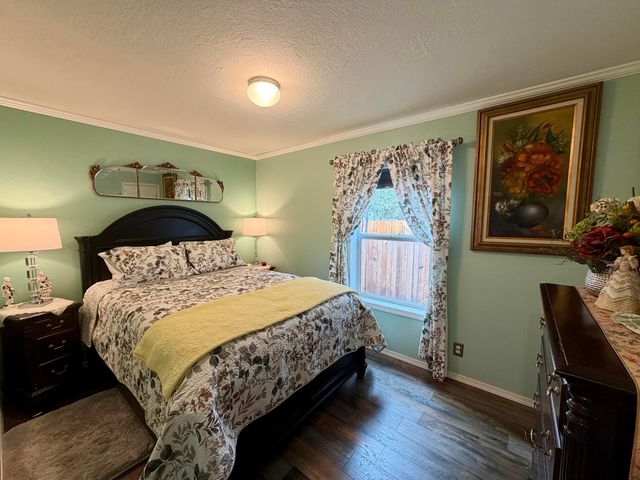 15675 Holiday Court, La Pine, OR 97739