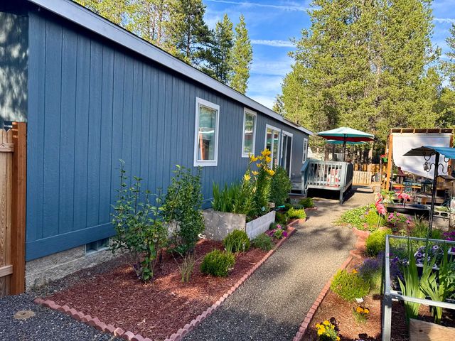 15675 Holiday Court, La Pine, OR 97739