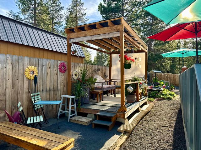 15675 Holiday Court, La Pine, OR 97739