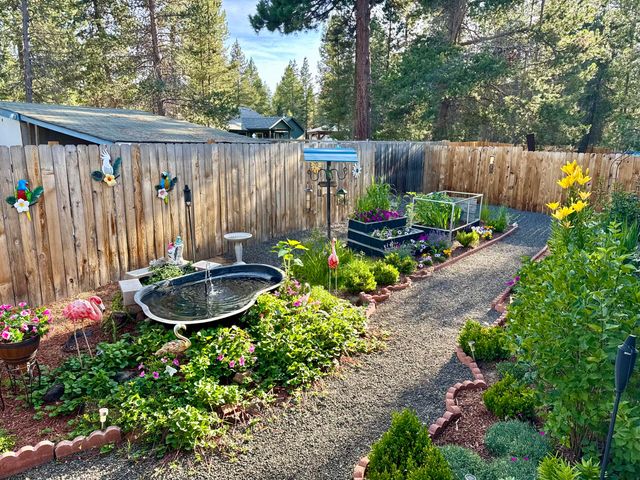 15675 Holiday Court, La Pine, OR 97739