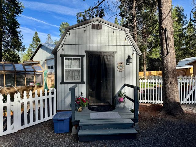 15675 Holiday Court, La Pine, OR 97739