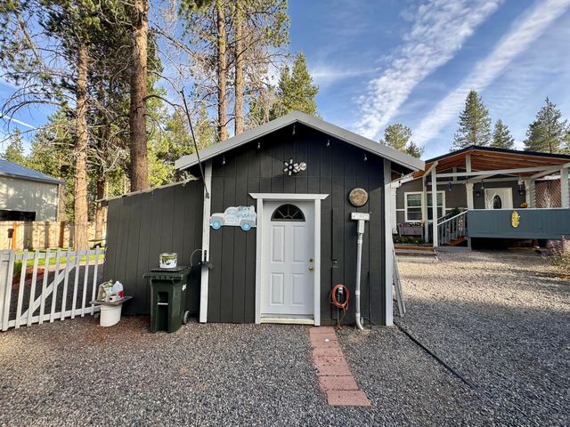 15675 Holiday Court, La Pine, OR 97739