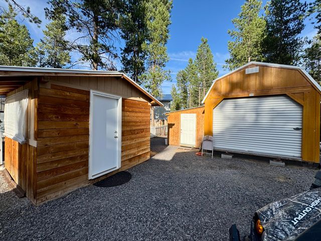15675 Holiday Court, La Pine, OR 97739