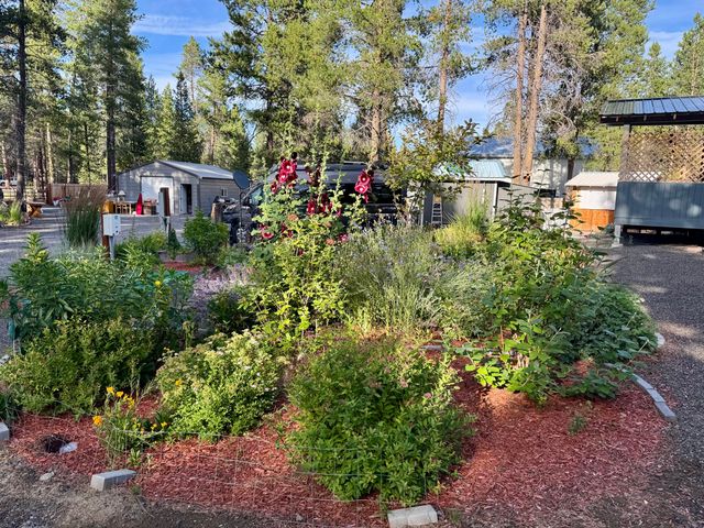 15675 Holiday Court, La Pine, OR 97739