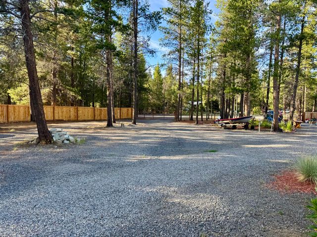 15675 Holiday Court, La Pine, OR 97739