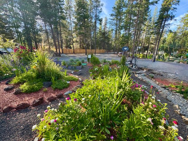 15675 Holiday Court, La Pine, OR 97739