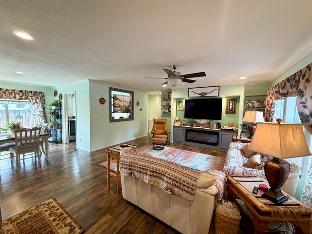 15675 Holiday Court, La Pine, OR 97739