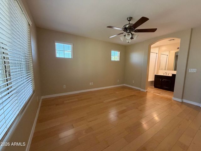 3950 W ROUNDABOUT Circle, Chandler, AZ 85226