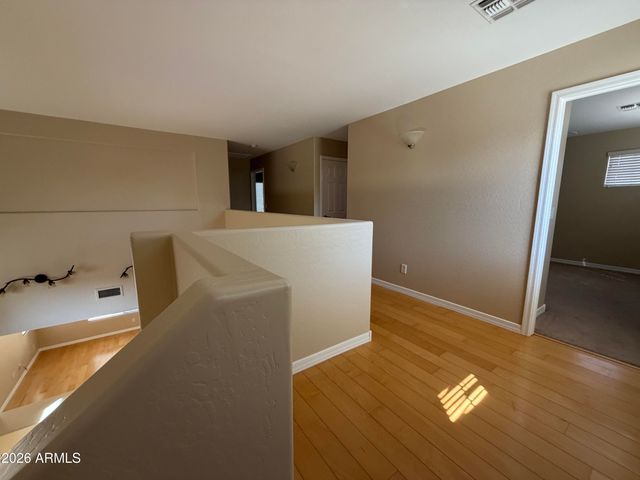 3950 W ROUNDABOUT Circle, Chandler, AZ 85226