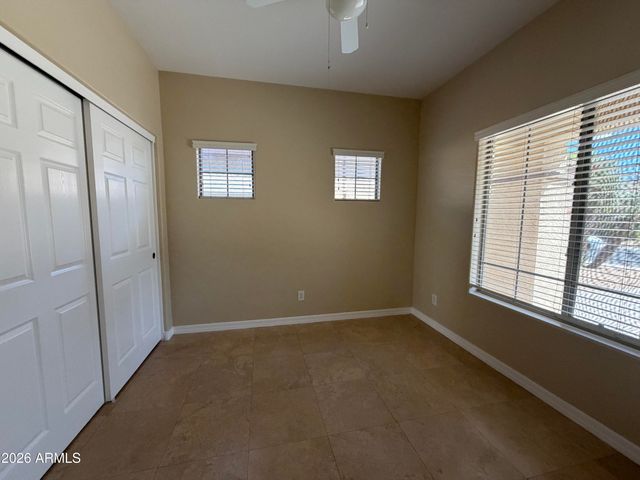 3950 W ROUNDABOUT Circle, Chandler, AZ 85226