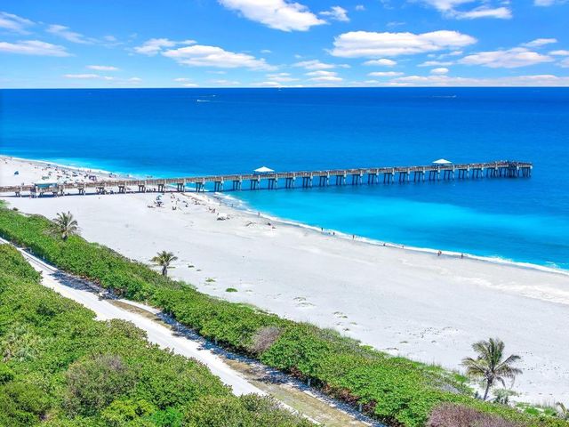 24 Uno Lago Drive, Juno Beach, FL 33408