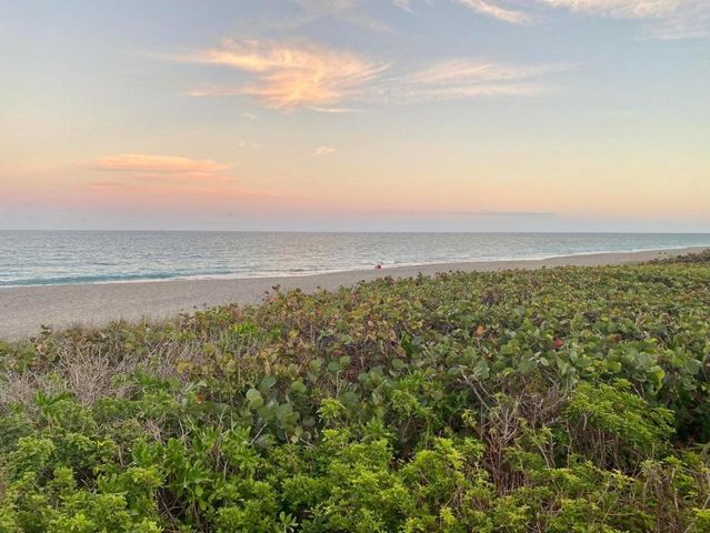 24 Uno Lago Drive, Juno Beach, FL 33408