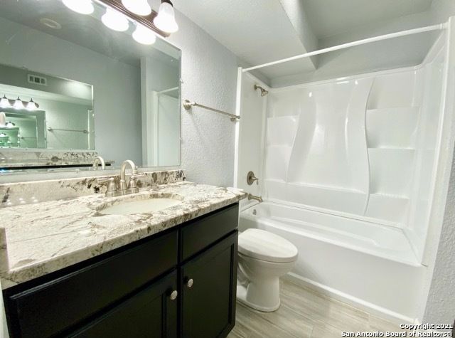 8030 Broadway Apt 204C, San Antonio, TX 78209