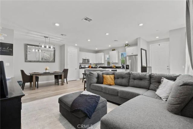 27012 Trail View Lane, Valencia, CA 91381