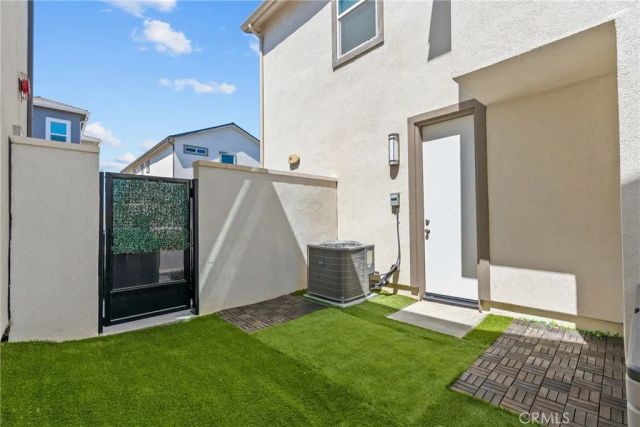 27012 Trail View Lane, Valencia, CA 91381