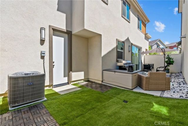 27012 Trail View Lane, Valencia, CA 91381
