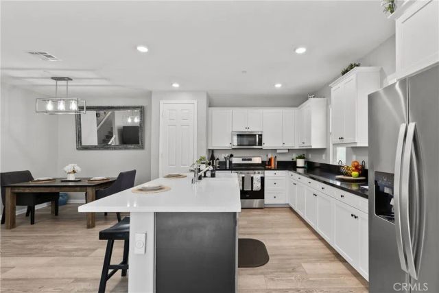 27012 Trail View Lane, Valencia, CA 91381