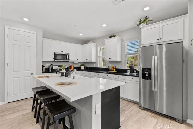 27012 Trail View Lane, Valencia, CA 91381