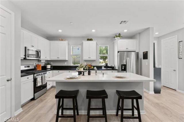 27012 Trail View Lane, Valencia, CA 91381