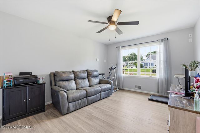 961 Buccaneer Lane, Manahawkin, NJ 08050