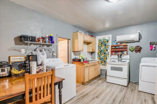 1710 Loomis, Winfield, KS 67156