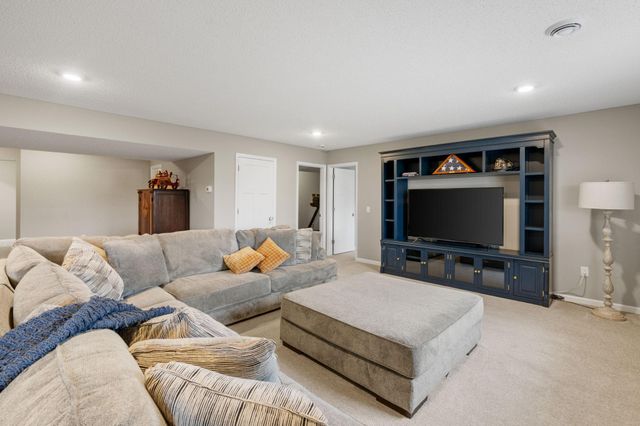 14004 Adrian Court, Rosemount, MN 55068