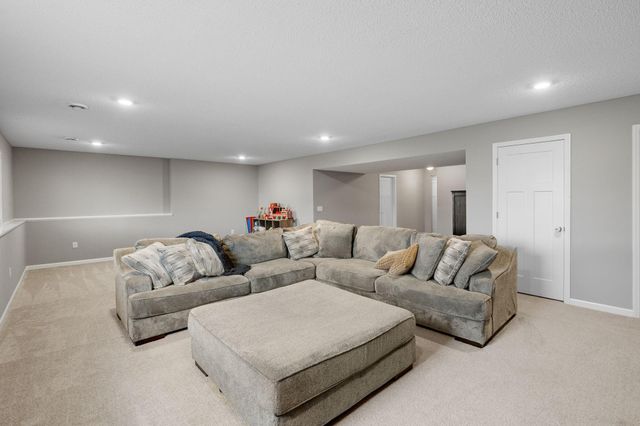 14004 Adrian Court, Rosemount, MN 55068