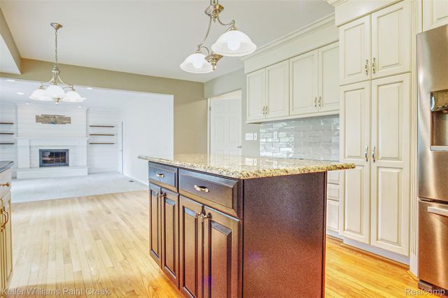 1346 Arbor Creek, Rochester Hills, MI 48306