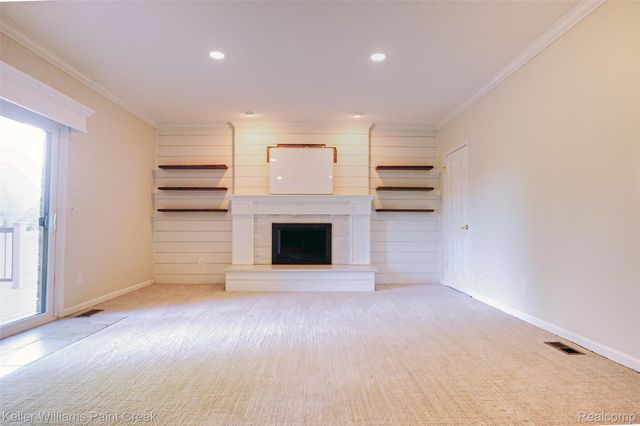 1346 Arbor Creek, Rochester Hills, MI 48306