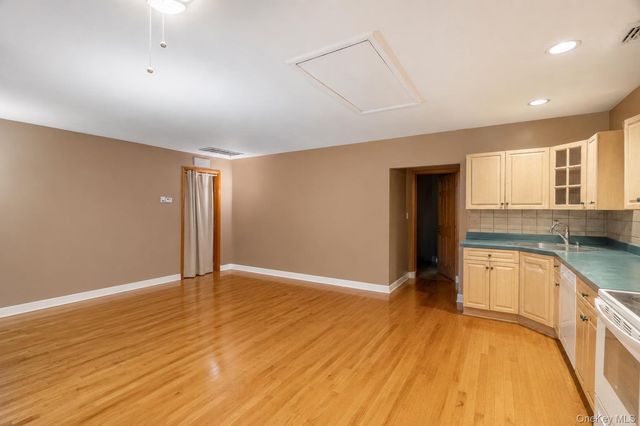 61 Hemlock Lane, Massapequa Park, NY 11762