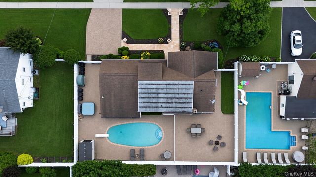 61 Hemlock Lane, Massapequa Park, NY 11762