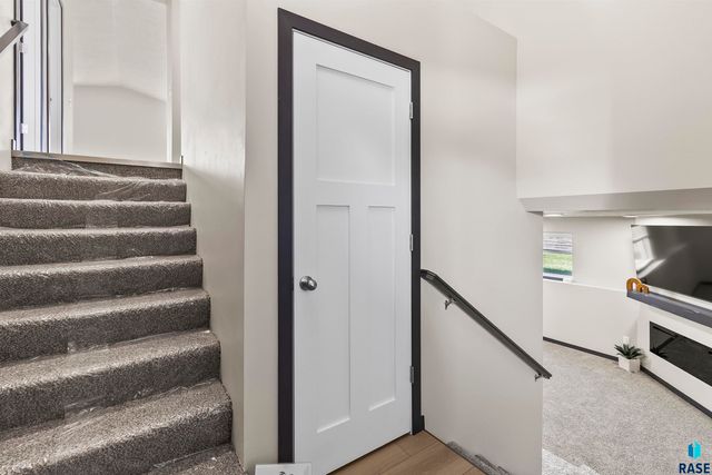 911 Birch St Street, Harrisburg, SD 57032