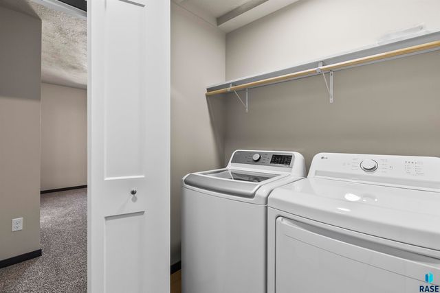 911 Birch St Street, Harrisburg, SD 57032