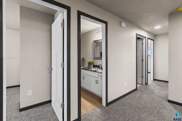 911 Birch St Street, Harrisburg, SD 57032