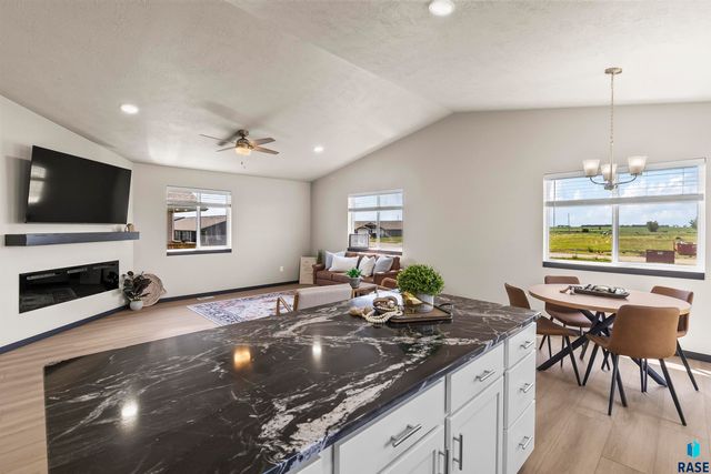 911 Birch St Street, Harrisburg, SD 57032