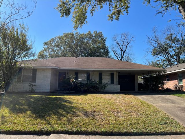 5103 Creekbend Drive, Houston, TX 77035